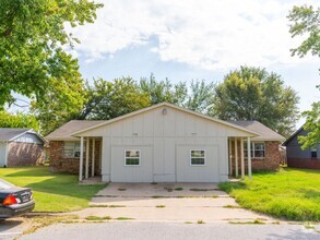 Building Photo - Tulsa Duplex