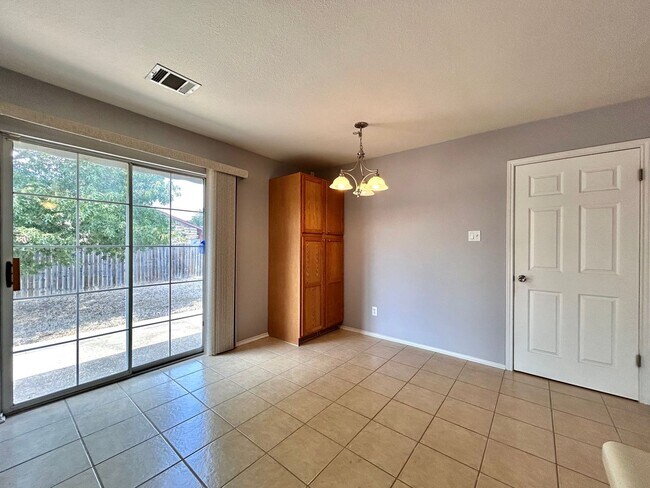 Building Photo - 3 Bed | 2 Bath – Cozy One-Level Home with ...