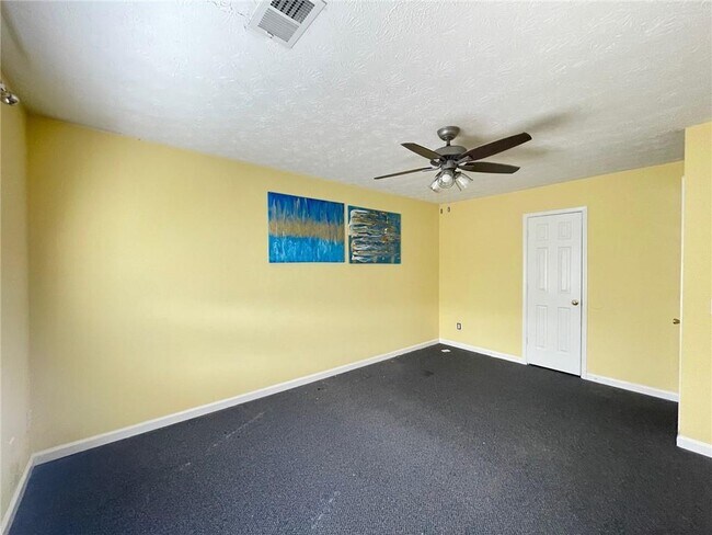 Building Photo - 5596 Clover Rise Ln