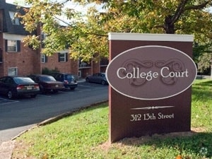 Primary Photo - College Court
