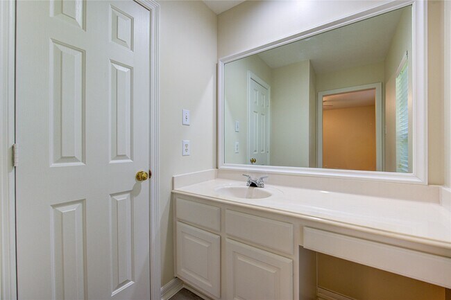 Building Photo - 1807 Garden Terrace Dr