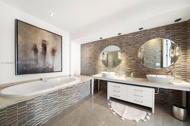 Building Photo - 450 Alton Rd