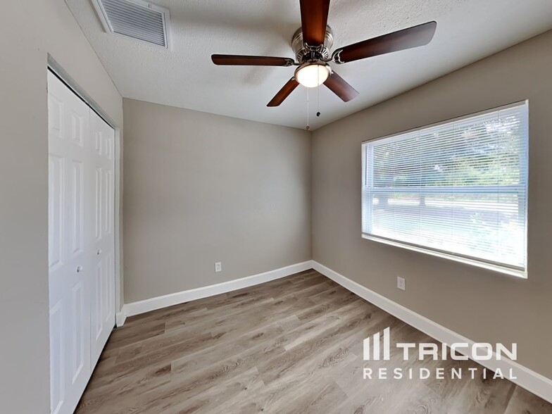 Building Photo - 2546 Glenview Dr