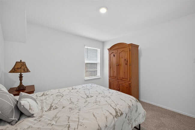 Building Photo - 7411 Canyon Chase Dr