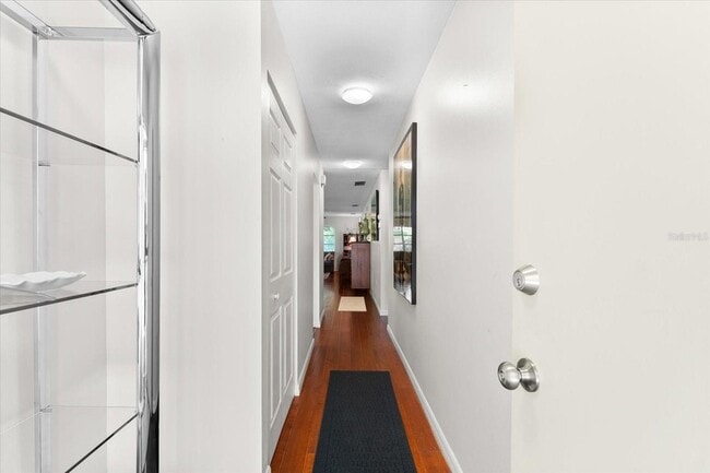 Building Photo - 2304 Lark Ln
