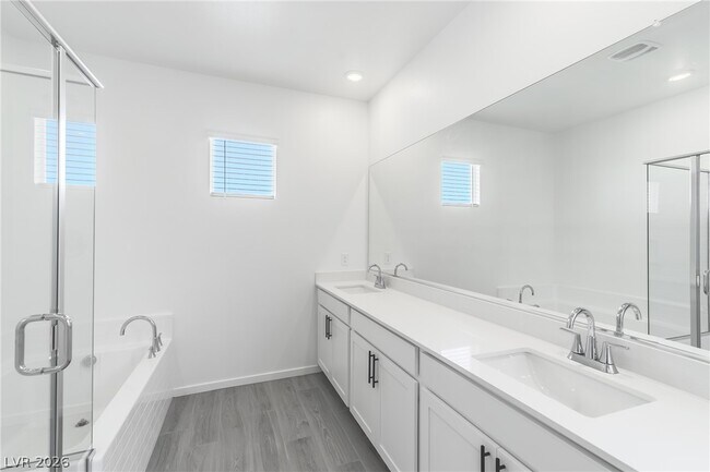 Building Photo - 9946 Kimura Hls Ave