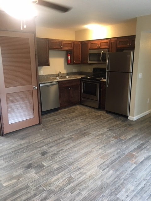 Building Photo - 2737 Houston Ave