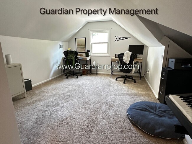 Building Photo - St Louis Park Renovated Single Family Home...