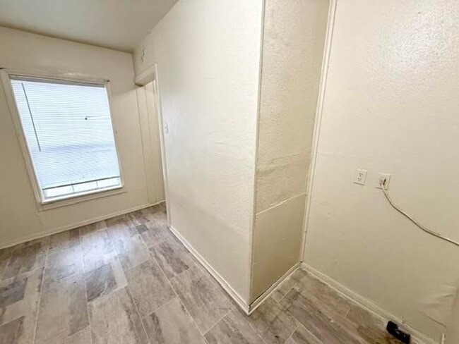 Building Photo - 600 Camp Dr
