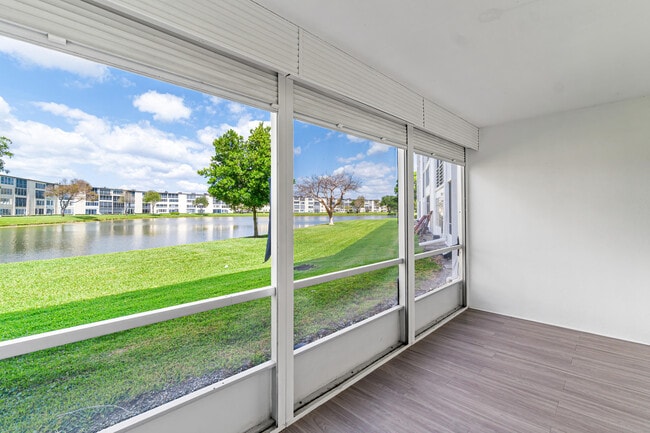 Building Photo - 1007 Rexford A