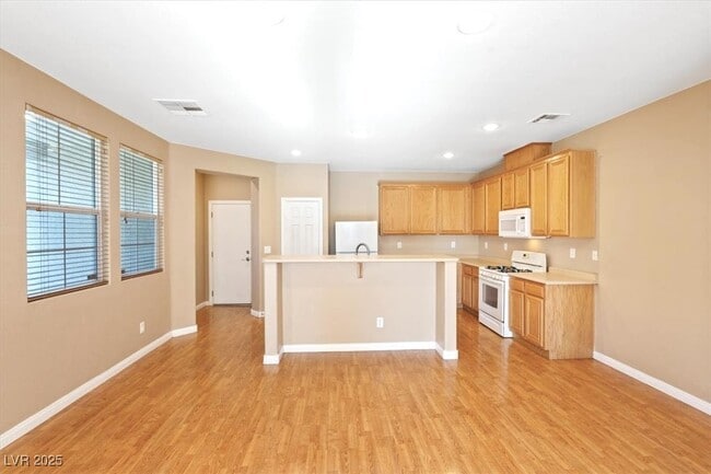 Building Photo - 6250 W Arby Ave