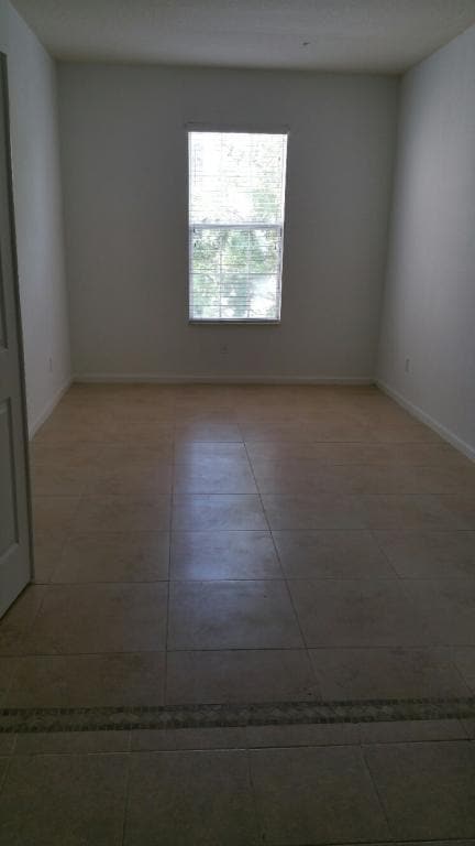 Building Photo - 3000 Laurel Park Ln