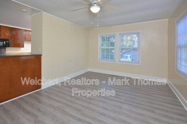 Building Photo - 721 Peyton Ave