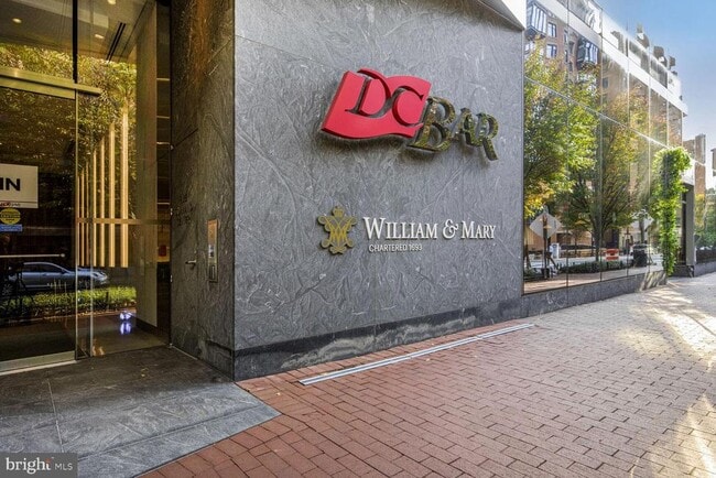 Building Photo - 811 4th St NW