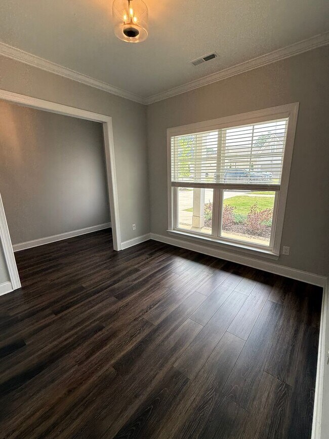 Building Photo - Ooltewah Gem! 3BR Home with Pool + Walking Trails