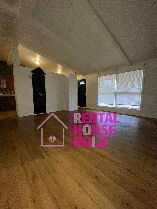 Building Photo - Beautiful 3 Bedroom Ranch~ Dearborn Heights