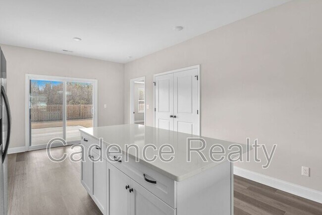 Building Photo - 1614 Grey Cliff Run