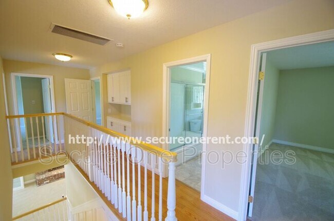 Building Photo - 5827 Fairhaven Ave