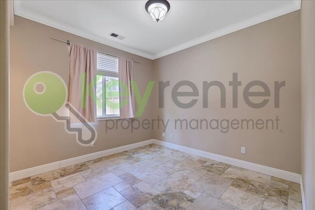 Building Photo - 6820 Cherry Ridge Cir