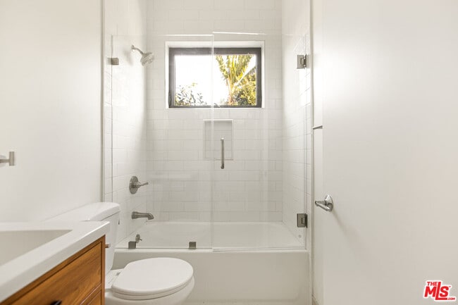 Building Photo - 2671 Benedict St