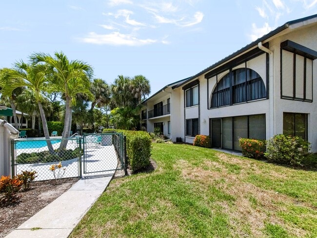 Building Photo - ** CATALINA AT HIGH POINT ** 2 BED / 2 BATH - CONDO - FURNISHED - CARPORT - ANNUAL RENTAL