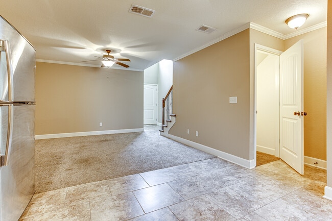 Building Photo - 4305 NE 83rd St