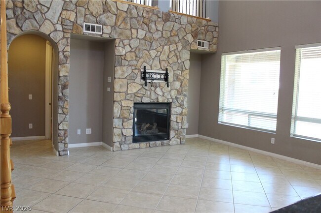 Building Photo - 9746 Mount Del Mar St