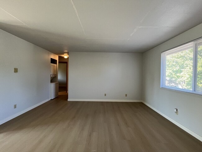 Building Photo - 8332 SW 21st Ave