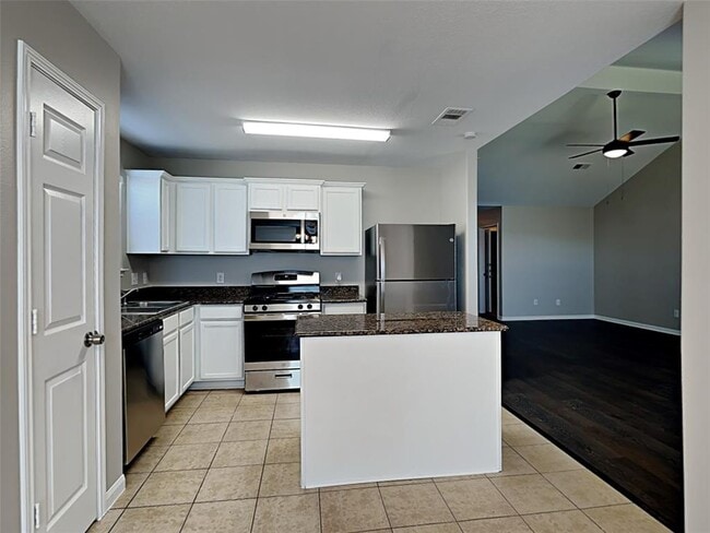 Building Photo - 7127 Acacia Ln