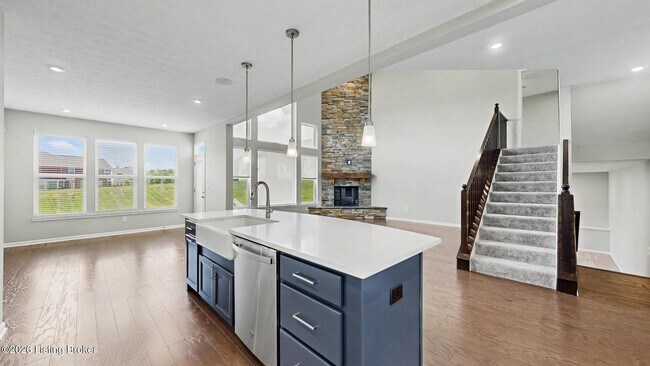 Building Photo - 15802 Stonehouse Ct