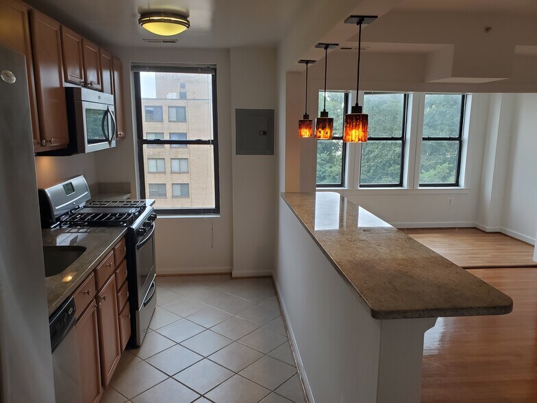 Building Photo - 3900 14th St NW