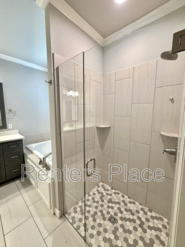 Building Photo - 803 E Delmar Pl