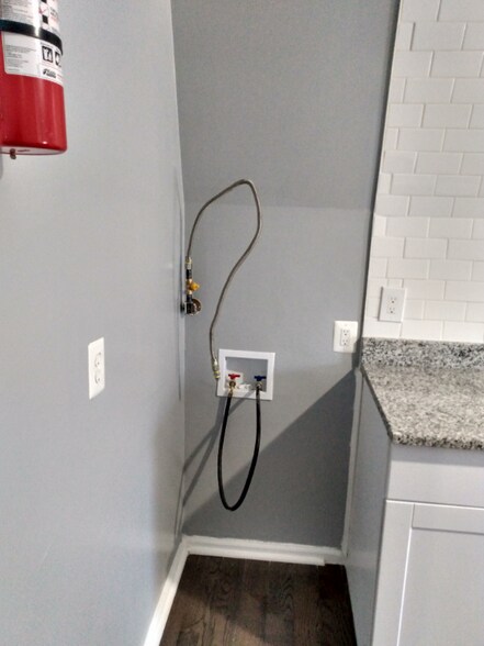 Building Photo - 497 Tremont Ave