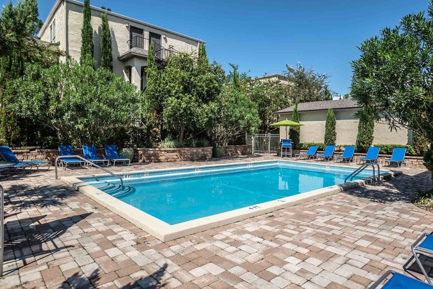 Parkway Square Apartments 2855 Apalachee Pky Tallahassee FL 32301