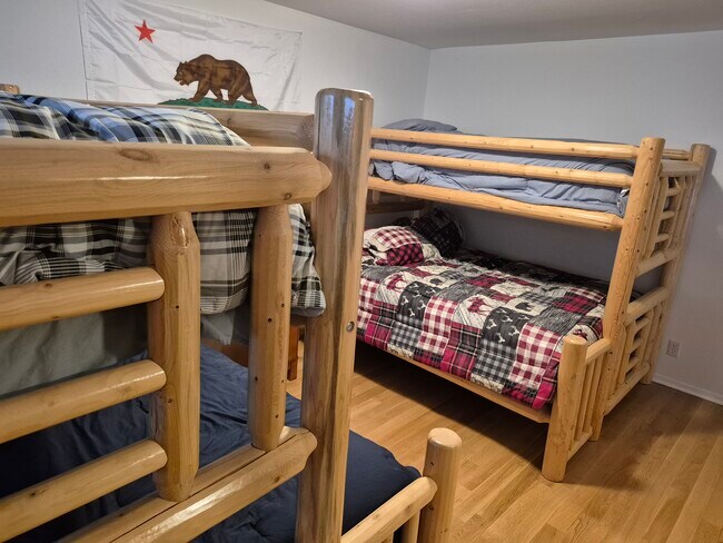 Building Photo - 11059 Zermatt Dr