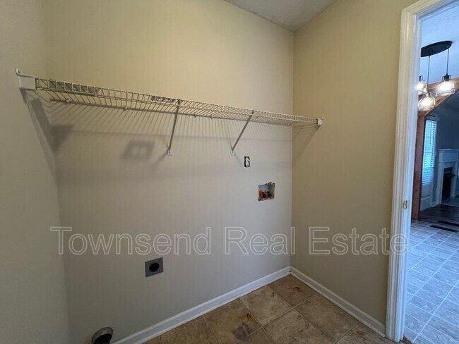 Building Photo - 539 Killeen Rd