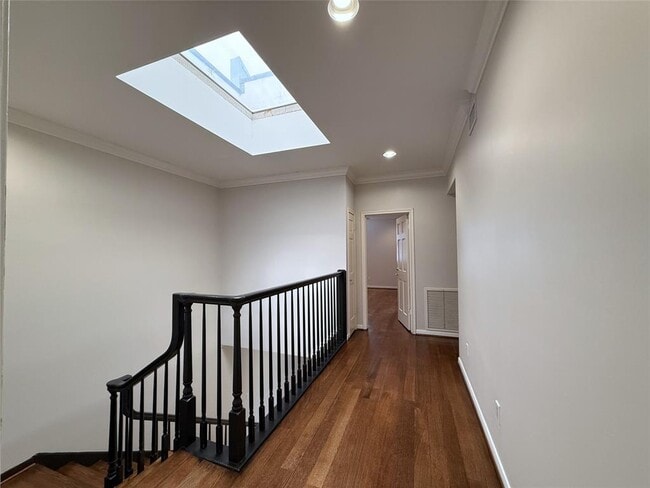 Building Photo - 2813 Saint St