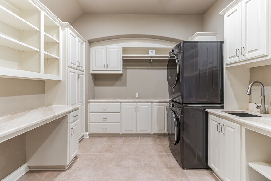 Utility/Storage Space with Sink and Washer and Dryer - 5900 Lipan Apache Bnd