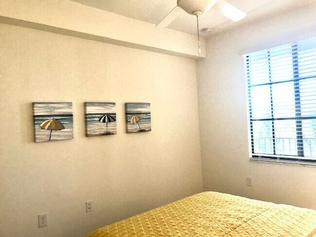 Building Photo - 2/2/ CONDO AVAILABLE NOV, DEC,@ THE  LAKEW...