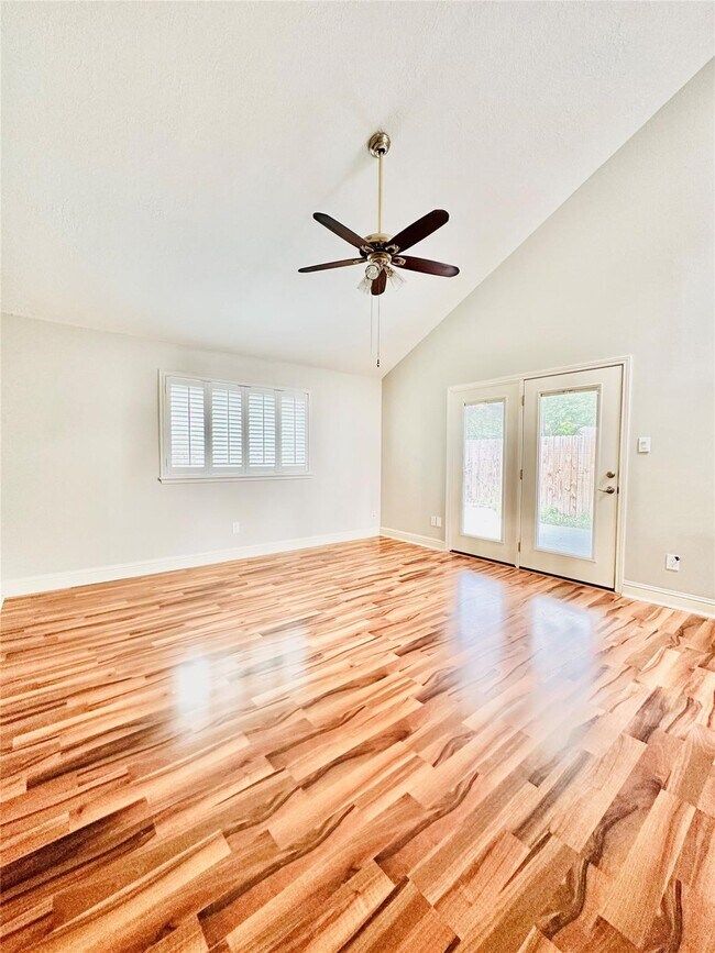 Building Photo - 15111 Yorkpoint Dr