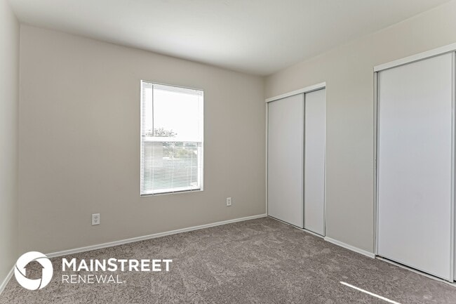 Building Photo - 5632 S Vine Ave