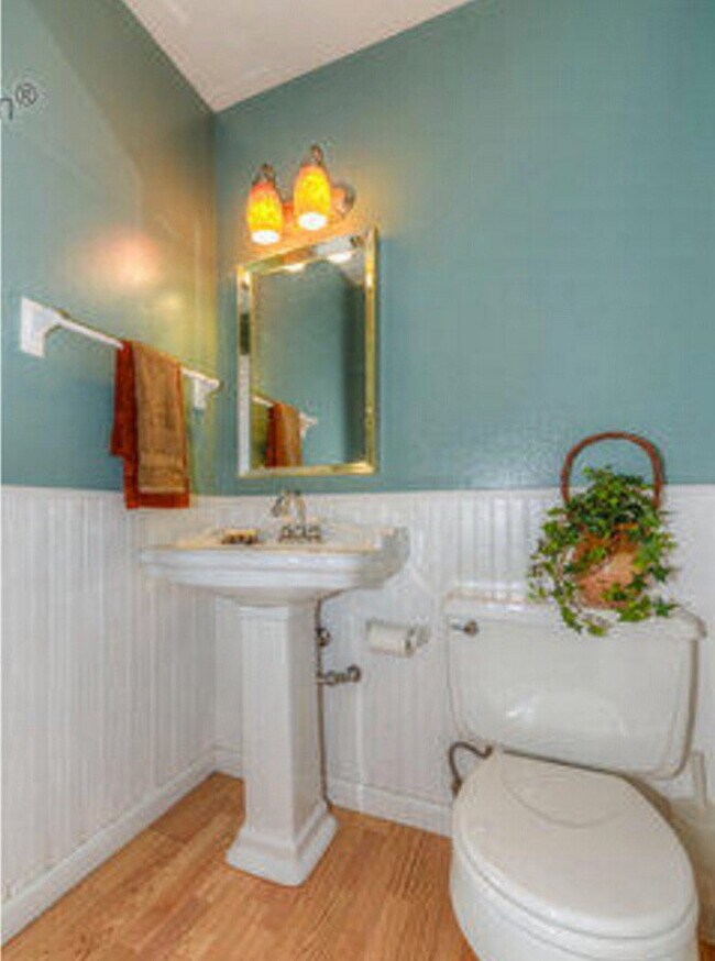 Building Photo - Beautiful Townhouse in Boulder!
