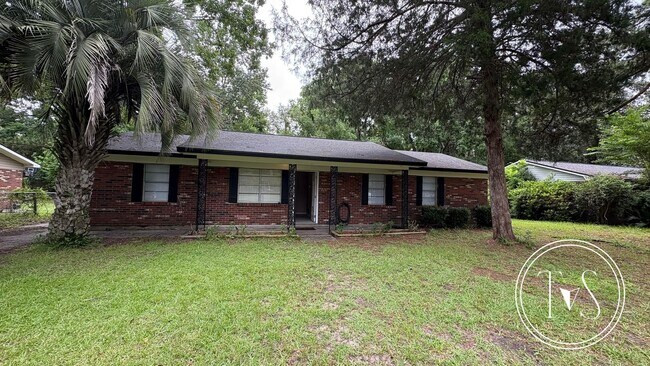 Building Photo - RATE DROP ALERT (was $2000/month) & SUMMER...