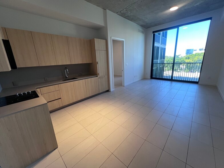 Building Photo - 145 NW 31st St