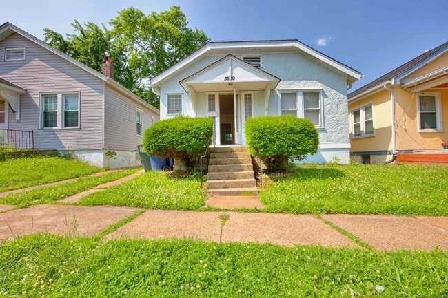 Building Photo - Available Aug 7th - Very nice single family home with refinished hardwood and a very large open l...