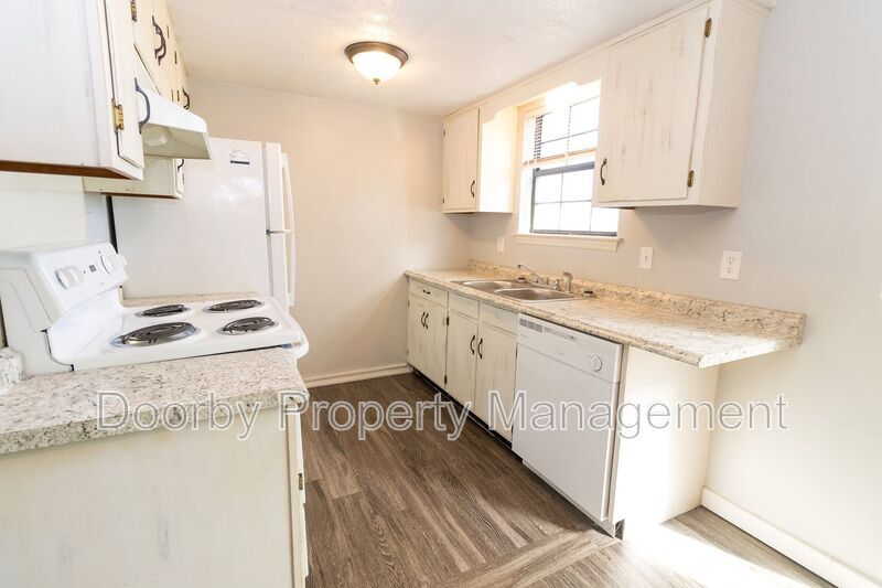 Building Photo - 18 S Germantown Rd