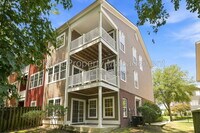 Building Photo - 9161 Parlor Dr