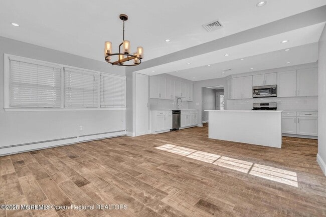 Building Photo - 2253 Llewellyn Pkwy