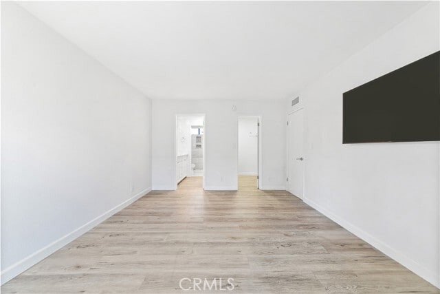 Building Photo - 15215 Magnolia Blvd