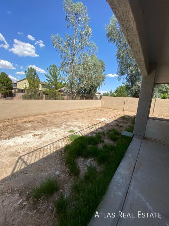 Building Photo - 15898 N 172nd Ln